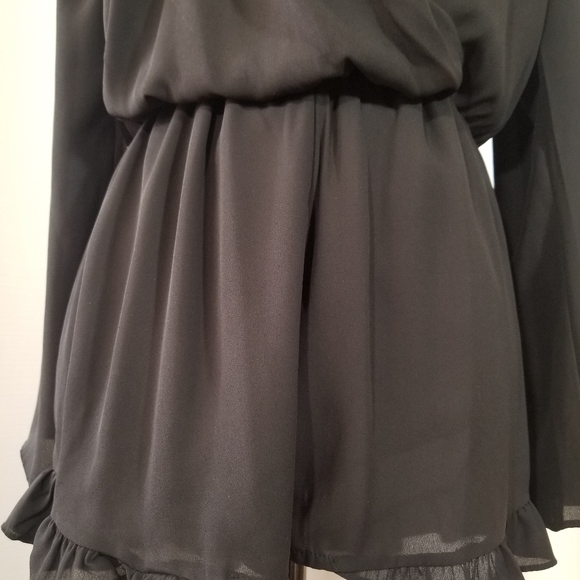 Honey Punch black long Sleeves romper, surplice.S - Picture 6 of 14